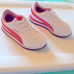 Puma Shoes - Girls - -Tennis Shoes - Toddler 11C - LIKE NEW!!